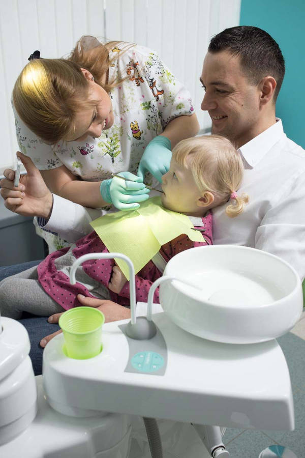 Stomatologia dziecięca - leczenie zębów u dzieci